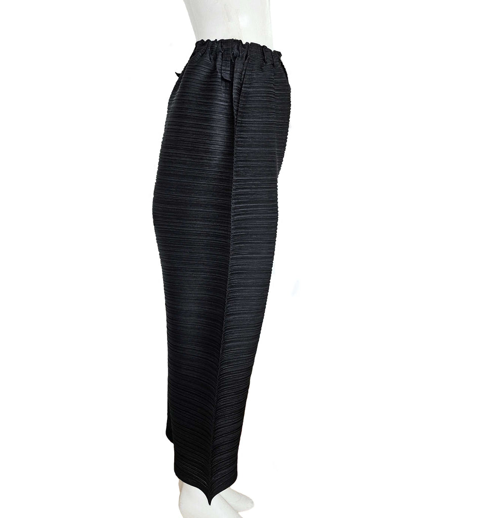 PLEATS PLEASE BLACK THICKER BOUNCE HORIZONTAL PLEATED PANTS (5