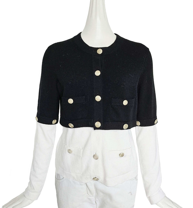 CHANEL BLACK/WHITE 22S RUNWAY CASHMERE 2 IN 1 GOLD CC BUTTON CARDIGAN (38)