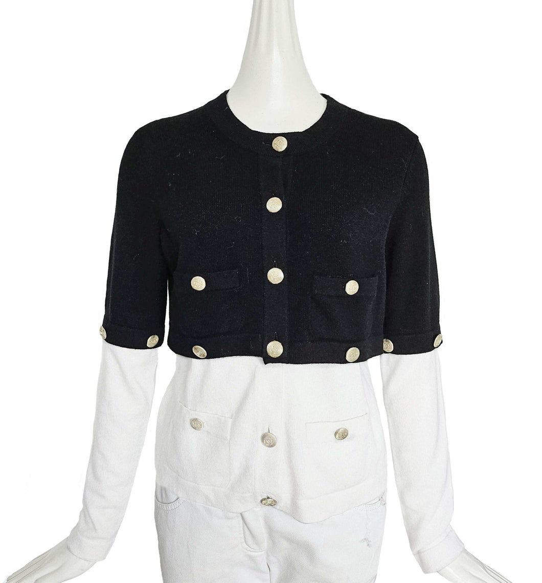 CHANEL BLACK/WHITE 22S RUNWAY CASHMERE 2 IN 1 GOLD CC BUTTON CARDIGAN (38)