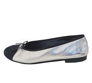 CHANEL SILVER/BLACK CAPTOE INTERLOCKING CC BALLET FLATS SHOES (39)