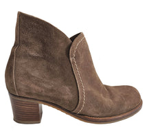 HENRY CUIR BROWN SUEDE BOOTIES (37)