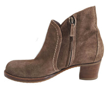 HENRY CUIR BROWN SUEDE BOOTIES (37)