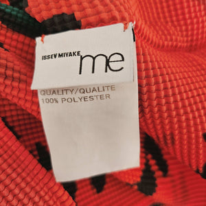 ISSEY MIYAKE ME RED ANIMAL PRINT TOP (One Size)
