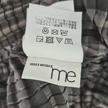 ISSEY MIYAKE ME GREY PLAID PLEATED TOP (ONE SIZE)