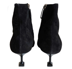 MIU MIU BLACK SUEDE LACEUP ANKLE BOOTS (39)