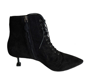 MIU MIU BLACK SUEDE LACEUP ANKLE BOOTS (39)