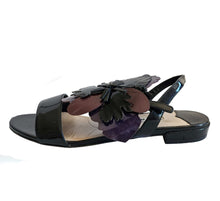 MIU MIU BLACK PATENT LEATHER FLOWER SANDALS (35)