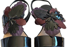 MIU MIU BLACK PATENT LEATHER FLOWER SANDALS (35)