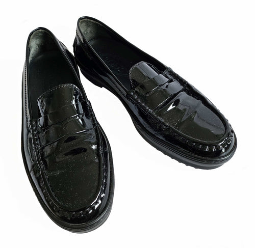 TOD’S BLACK PATENT LEATHER LOAFERS (37)