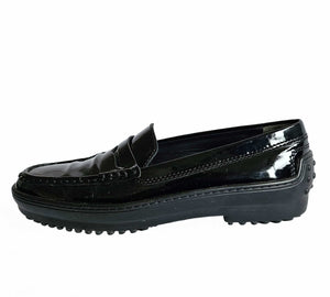 TOD’S BLACK PATENT LEATHER LOAFERS (37)