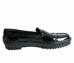 TOD’S BLACK PATENT LEATHER LOAFERS (37)