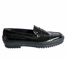 TOD’S BLACK PATENT LEATHER LOAFERS (37)