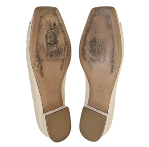 VALENTINO GARAVANI BEIGE ONE STUD PATENT LEATHER FLATS (38)