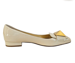 VALENTINO GARAVANI BEIGE ONE STUD PATENT LEATHER FLATS (38)