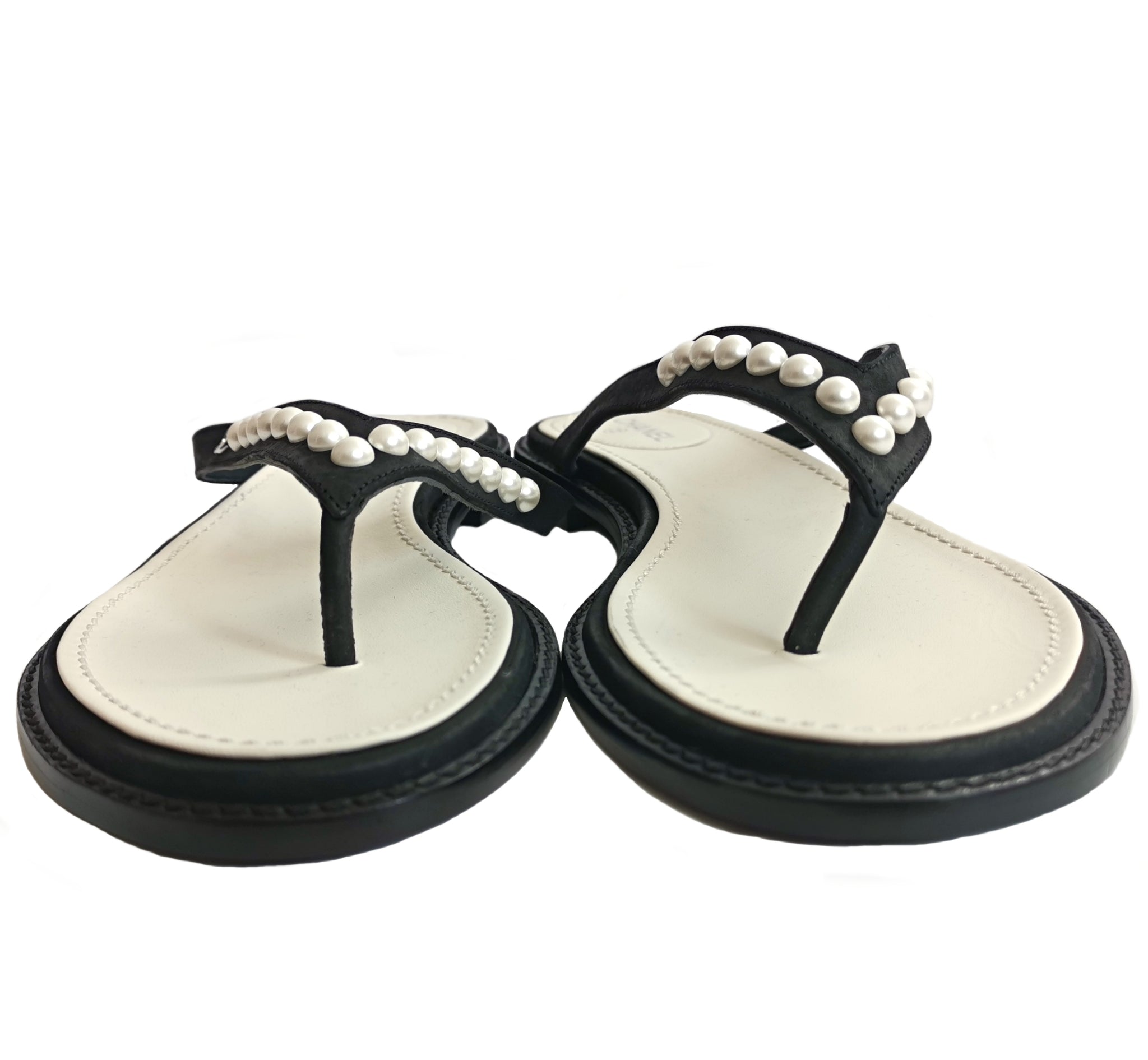 CHANEL BLACK LEATHER FAUX PEARL THONG SANDALS (39.5C) – ReFrock