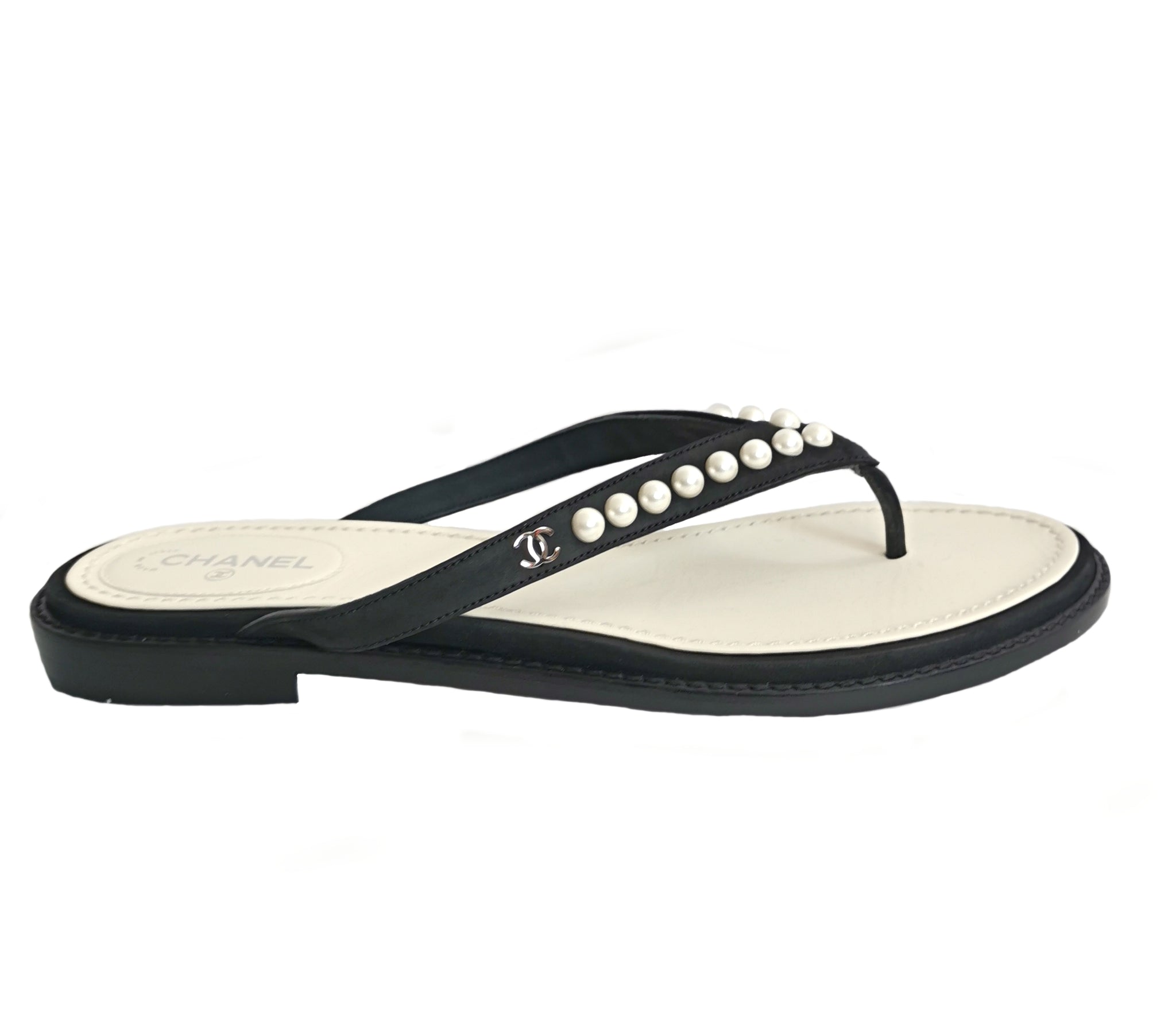 CHANEL BLACK LEATHER FAUX PEARL THONG SANDALS (39.5C) – ReFrock
