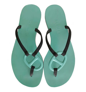HERMES TURQUOISE KALA NERA CHAINE D’ANCRE CHARM SANDALS (7 approx)